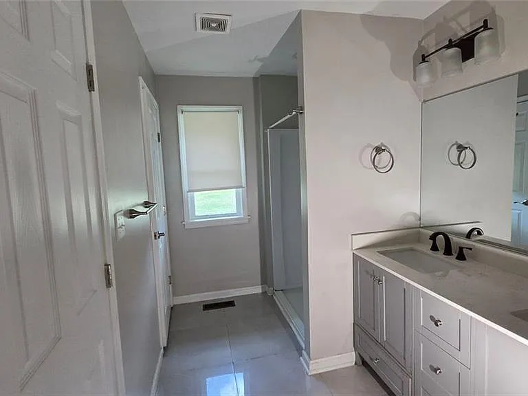 136 Hillsdale Dr SE — Photo 7
