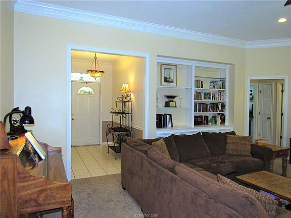 3rd image of 3412 Mustang Ln