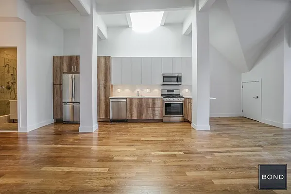 Rented by Bond New York | media 3