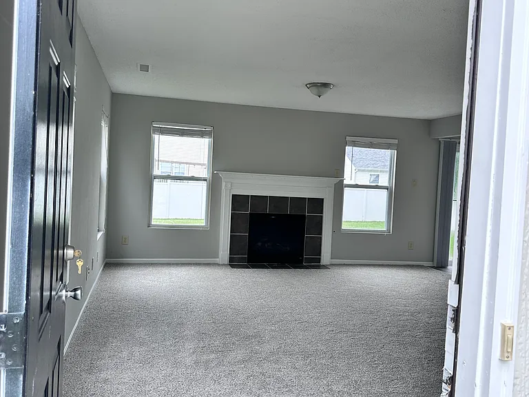 15162 Beam St — Photo 5