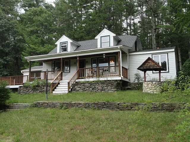 211 Old Meetinghouse Rd