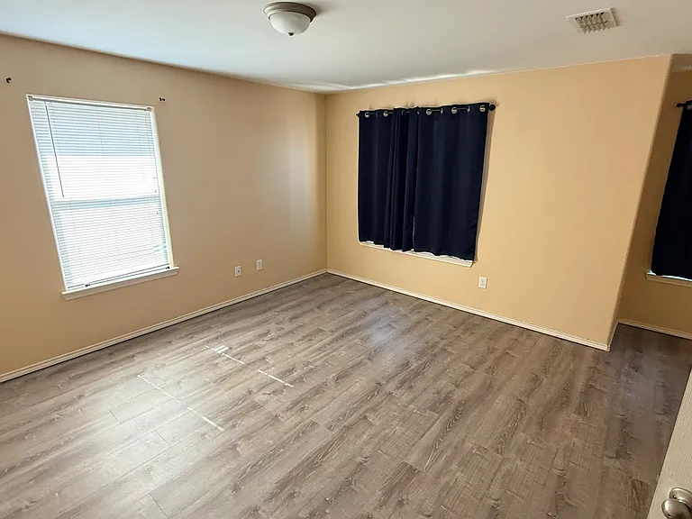 4405 Thunderbird Ave — Photo 100