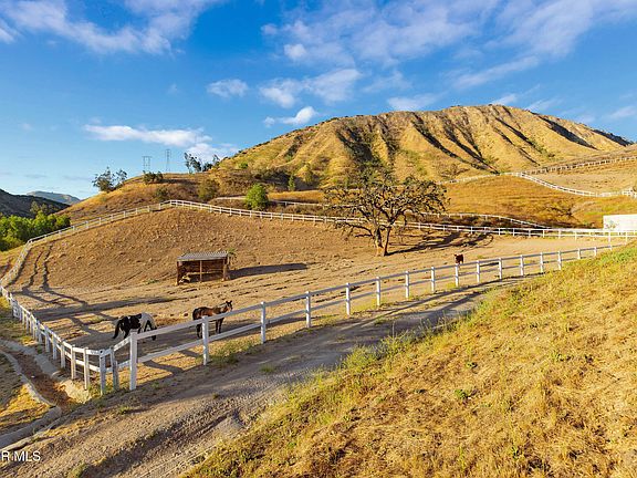 4th image of 4860 Tapo Canyon Rd
