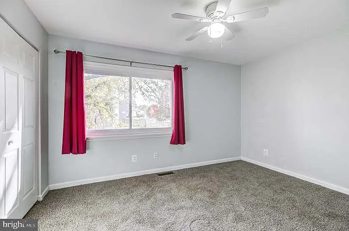 323 Sweet Briar Ct — Photo 27