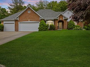 1553 Beck Ridge Cir, Greenwood, IN 46143