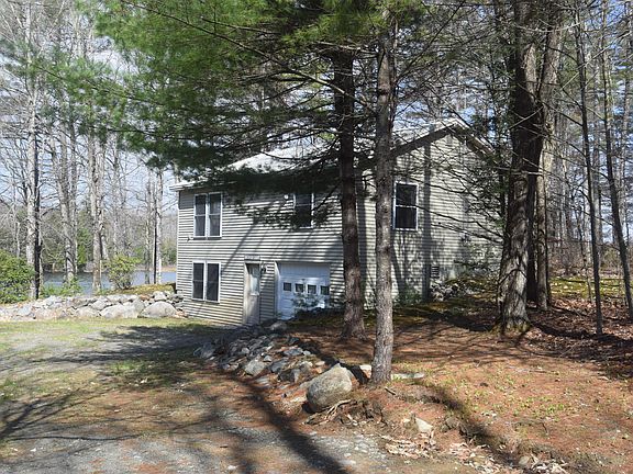 3rd image of 20 Blue Jay Drive