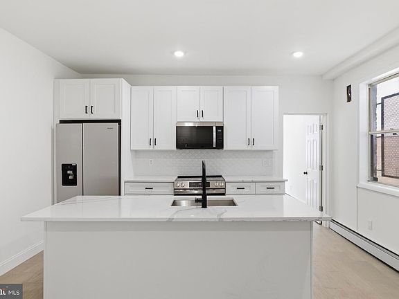 2nd image of 935 E Passyunk Ave APT 1