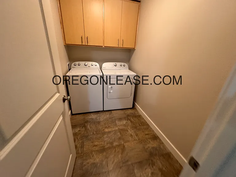 957 Lorella Ave — Photo 6