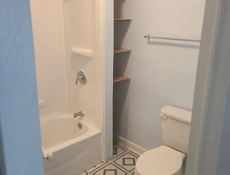 801 Vernon St — Photo 16