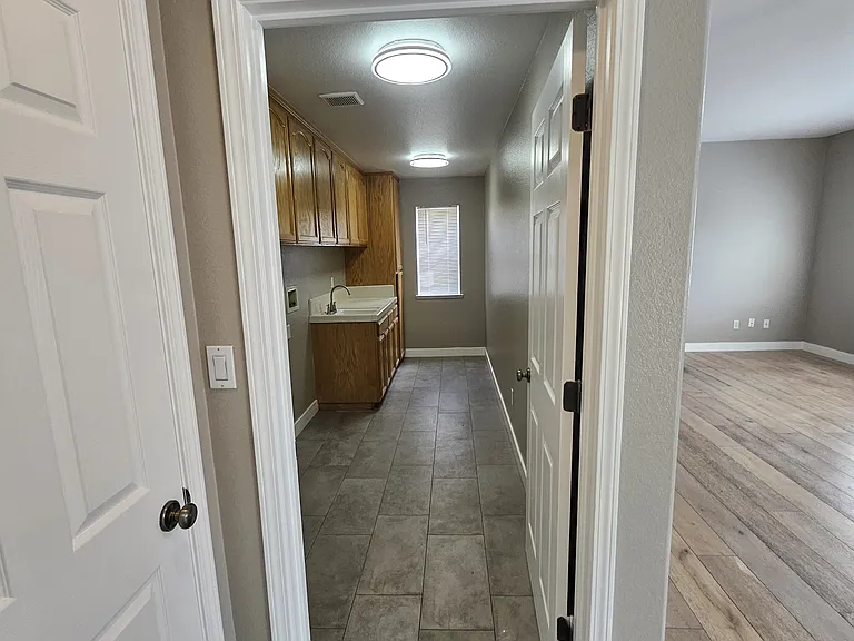 1836 Winding River Ct — Photo 22