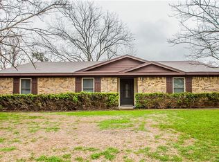 343 Oakwood Ln, Hewitt, TX 76643