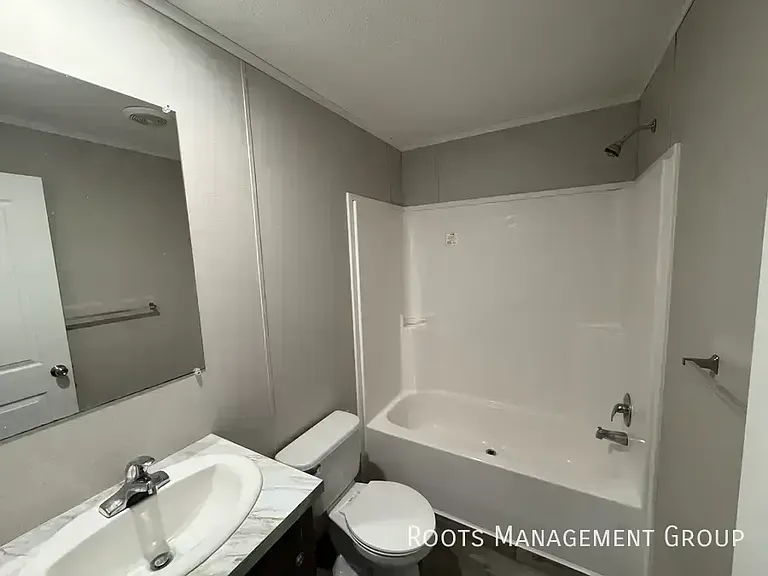 D3 Meadows Ct #D3 — Photo 18