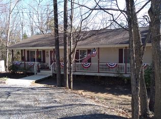 592 Spitz Ln, Basye, VA 22810