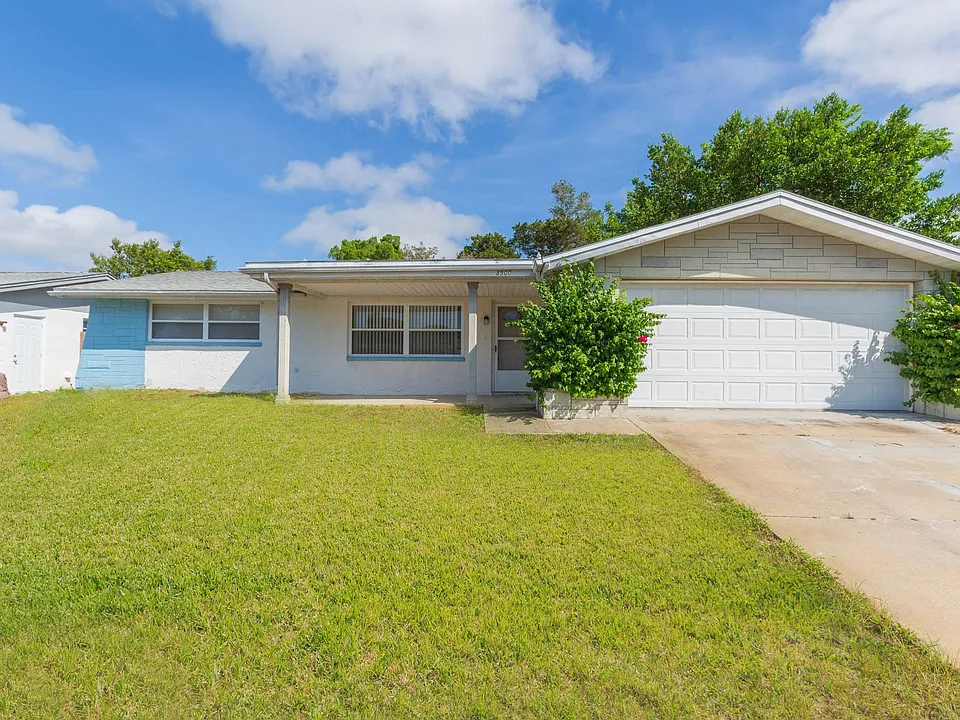8900 Sterling Ln