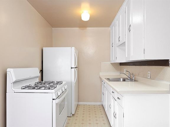 4th image of 1160 Colorado Blvd APT 26
