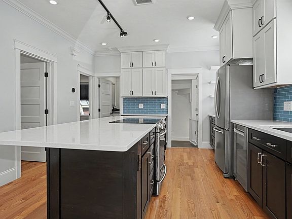 3rd image of 43 Harrison St