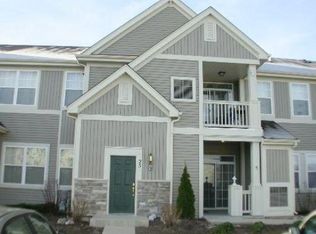 2275 Aurora Dr, Hampshire, IL 60140