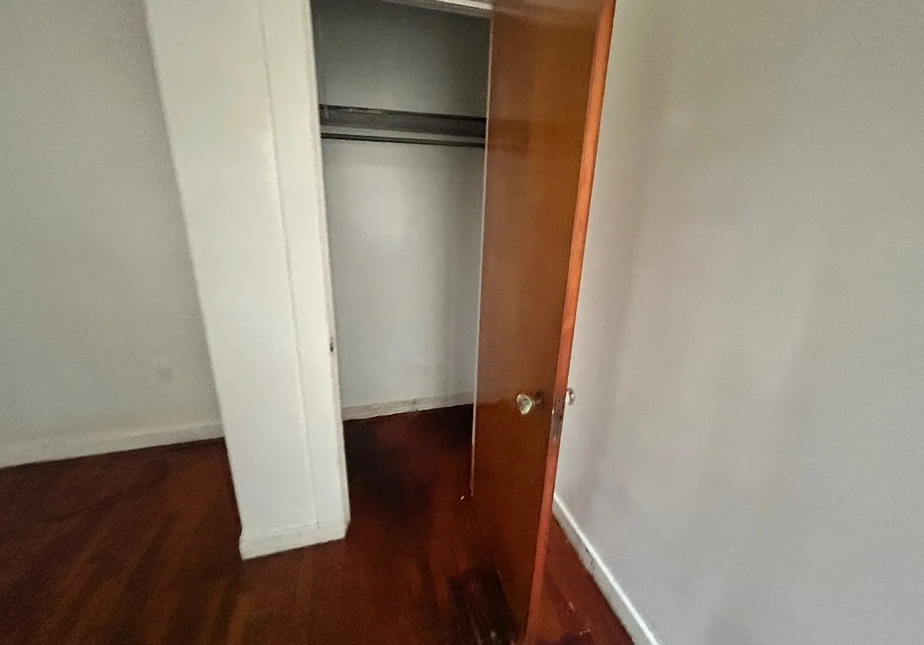 1174 West King Street — Photo 3