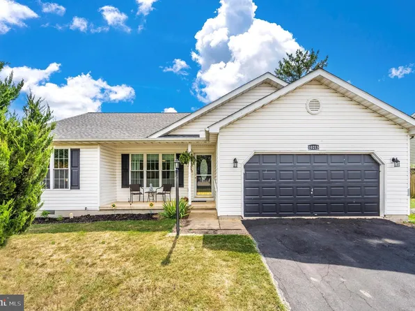 10213 Bear Creek Dr, Hagerstown, MD 21740