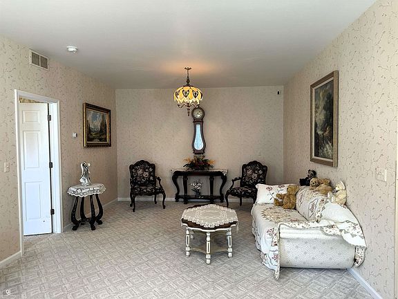 2nd image of 45805 Heather Ridge Dr