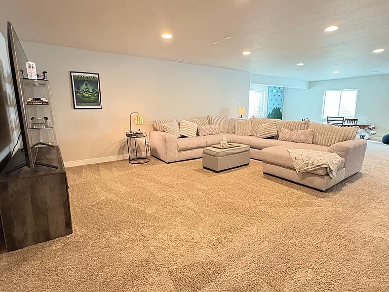 2302 Tabor St — Photo 16