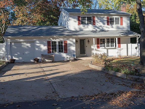 3rd image of 477 Mollie Blvd