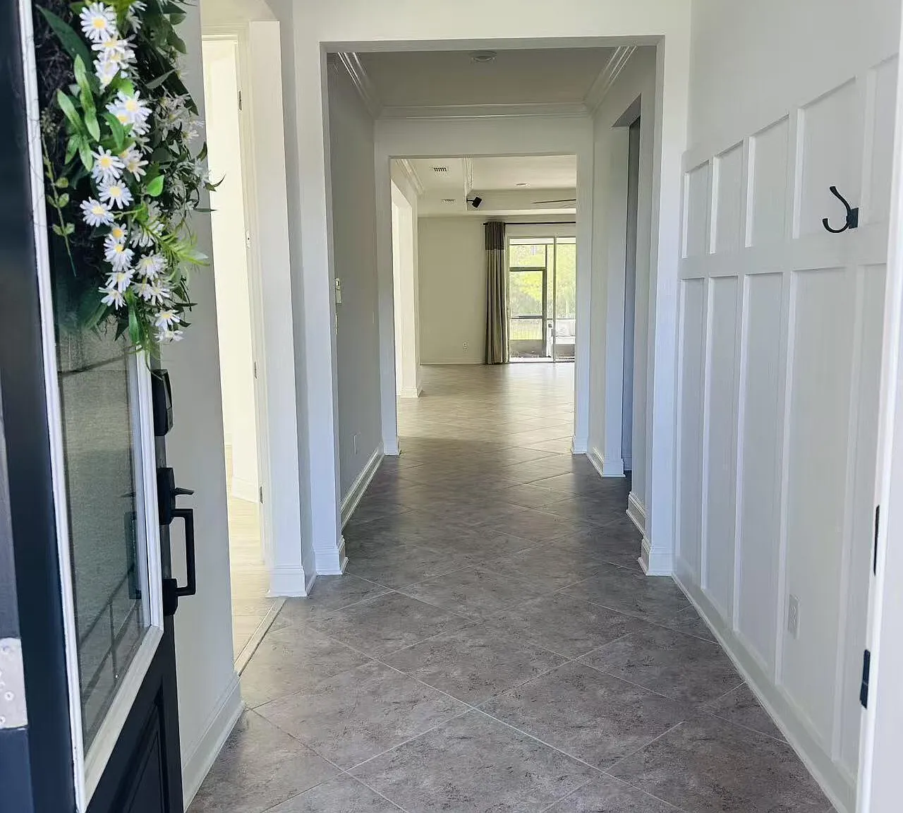 4 bed, 3.0 bath, 2667 sqft, $4,850 — Photo 2