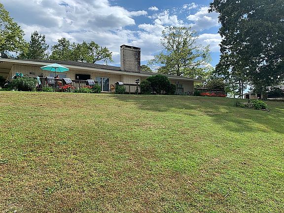 3rd image of 138 Ski Cove Ln