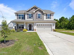 509 Saltworks Ln, Sneads Ferry, NC 28460