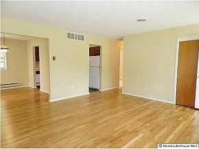 3rd image of 1147 Edgebrook Dr S