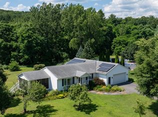 53 Avis Cir, Northampton, MA 01062
