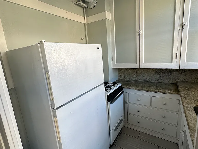 2535 Regent St #7 — Photo 20