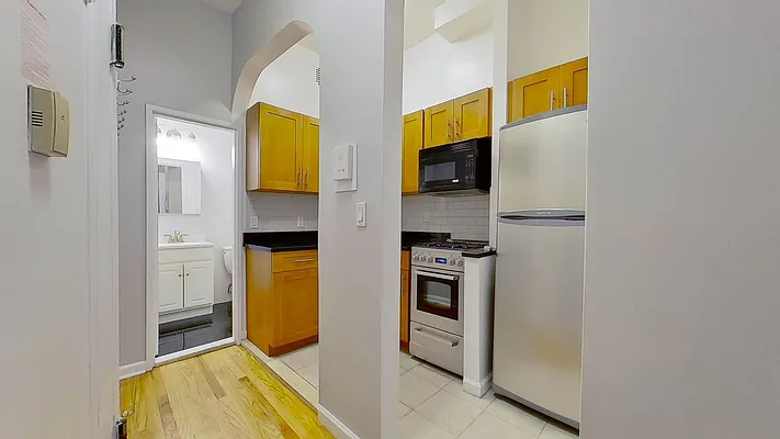 Rented by Compass | media 13