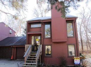 7011 N 79th Plz, Omaha, NE 68122