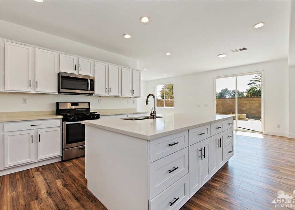 1st image of 83763 Avenida Verano