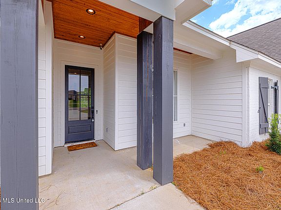 3rd image of 510 Crestmoor Dr