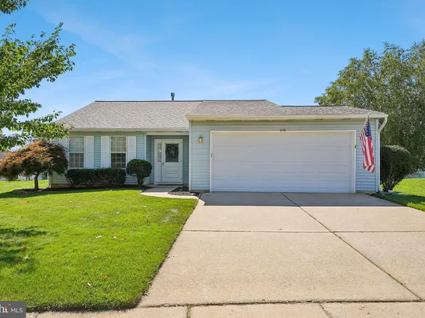 319 Wagon Wheel Cir, Columbus, NJ 08022
