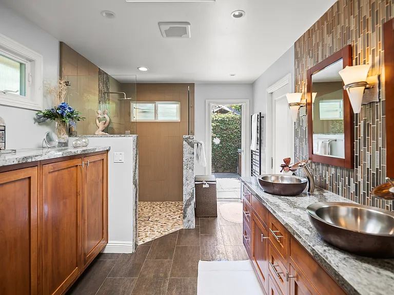 1040 Alameda Blvd — Photo 25