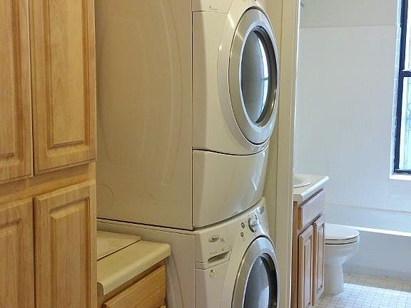 5th image of 206 E 67th St APT 36