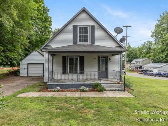 302 E Thorn St, Hastings, MI 49058