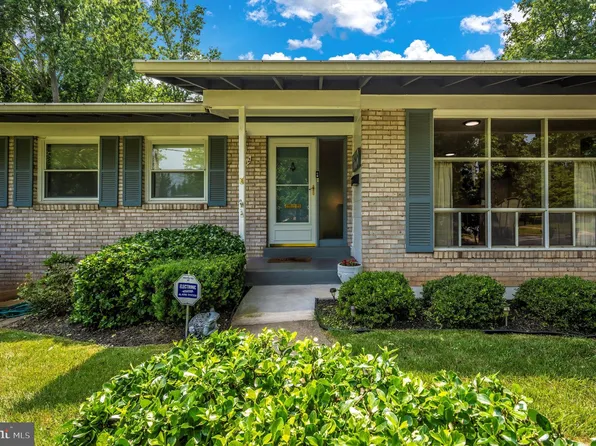 4712 Kemper St, Rockville, MD 20853