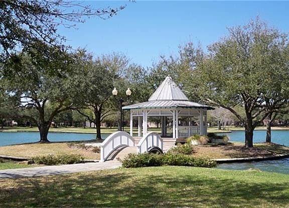 4th image of 6007 Planters Point Ct