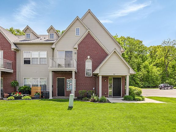 2nd image of 943 Addington Ln