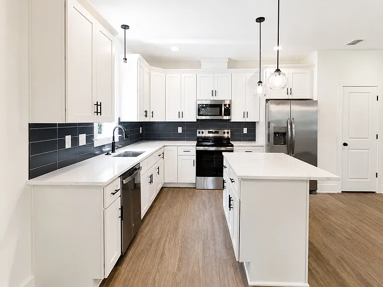 216 E Phifer St — Photo 8