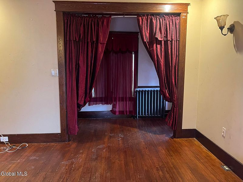 3rd image of 38 Willow Street