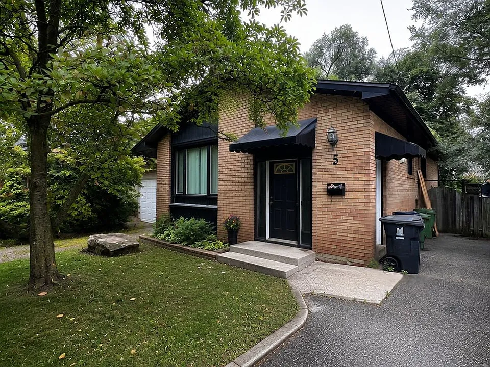 5 Watson St