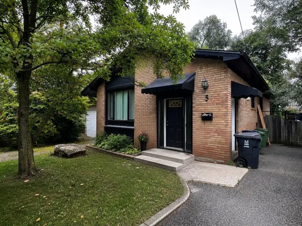 5 Watson St, Toronto, ON M1C 1E2