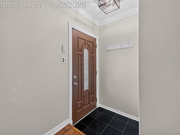 3rd image of 28095 Weddel Ave