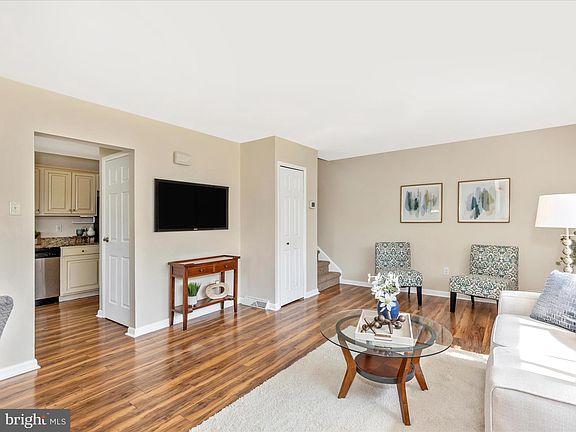 4th image of 10912 Rosewood Dr
