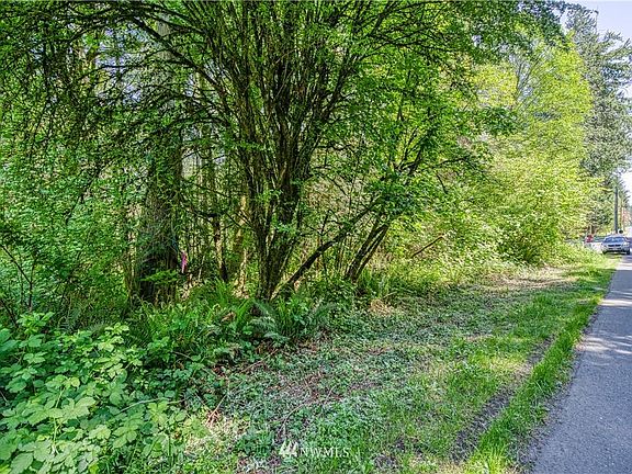 3rd image of 3725 Wollochet Dr NW